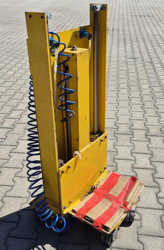 Roller lifting trolley